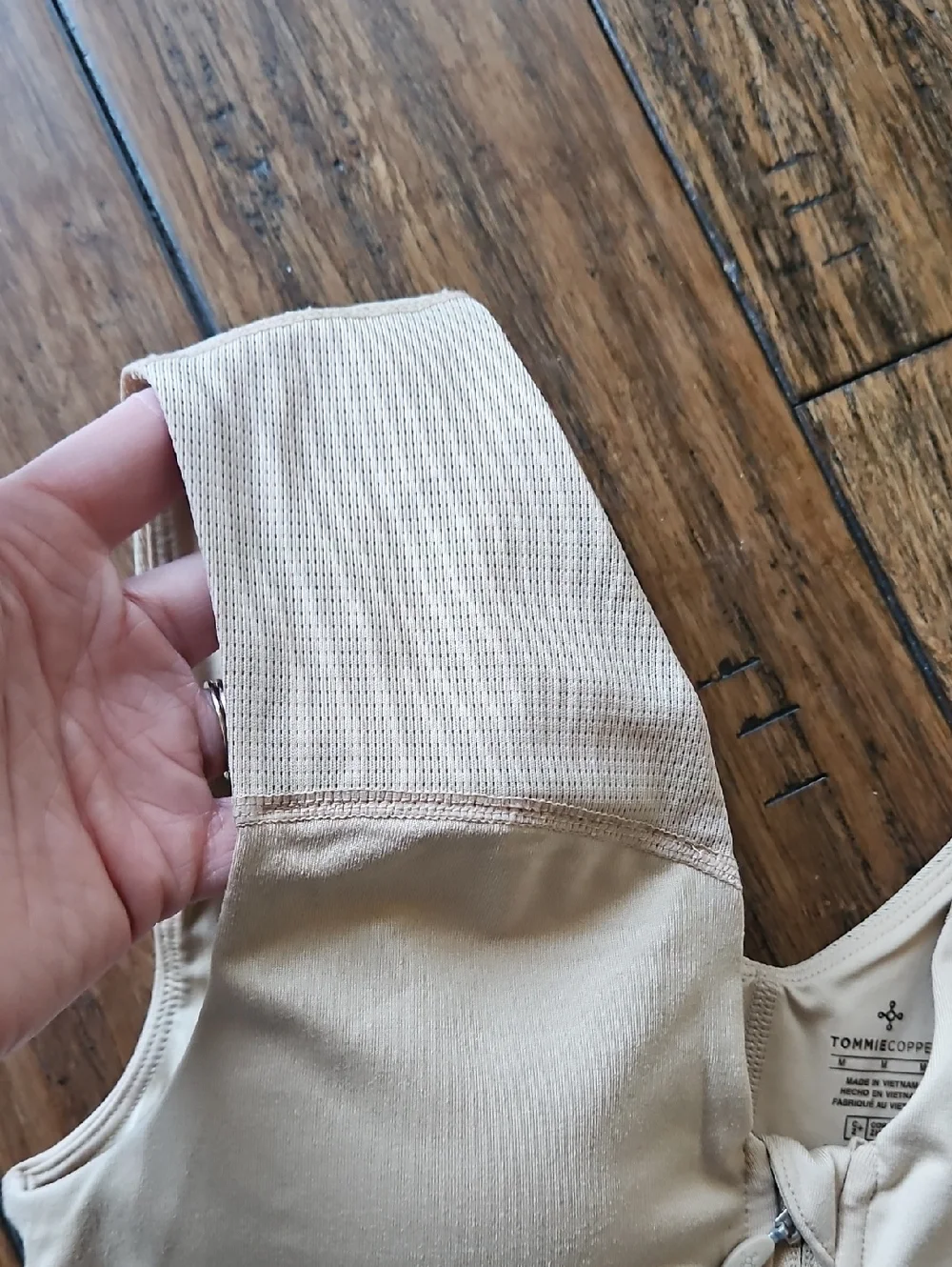 Tommie Copper Nude Front-Zip Shoulder Support Bra Medium‎